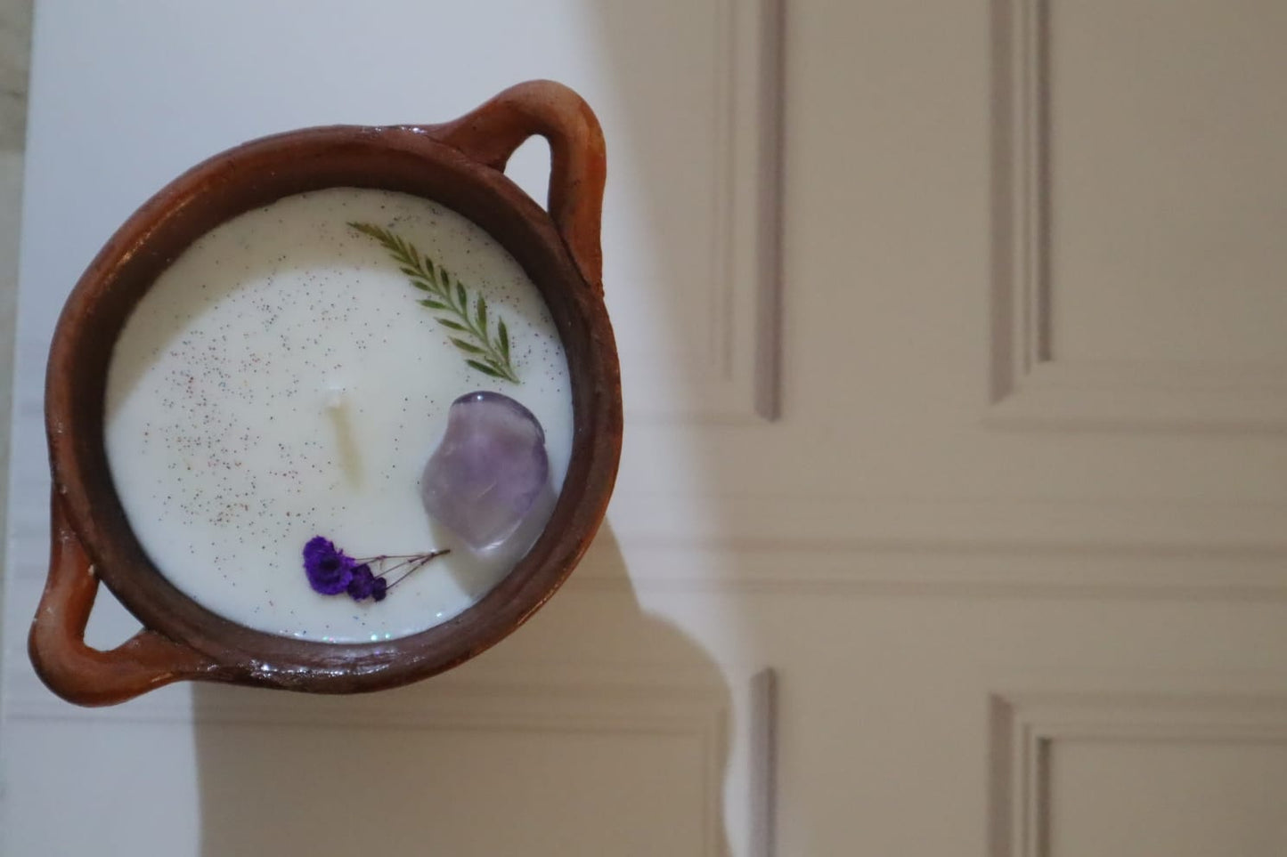 🪔Vela Artesanal en Casuelita de Barro - Amatista y Limón dulce