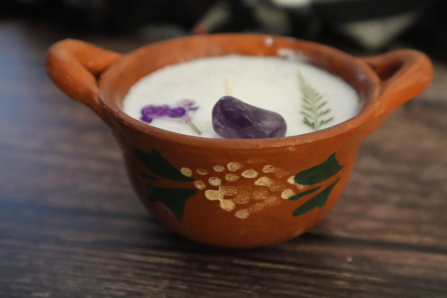 🪔Vela Artesanal en Casuelita de Barro - Amatista y Limón dulce